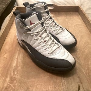Jordan 12 white/grey